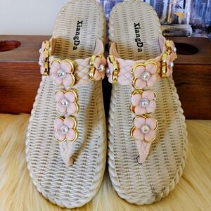 Flip Flops with Flower Straps EUC SIZE 6